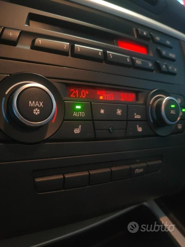 Usata BMW 116 Efficient Dynamics 122 CV (89 kW) 2011 Grigio Utilitaria