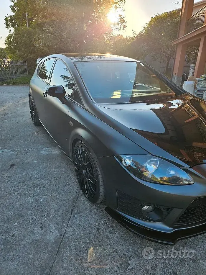 Usata Seat Leon CUPRA 241 CV (177 kW) 2010 Grigio Utilitaria