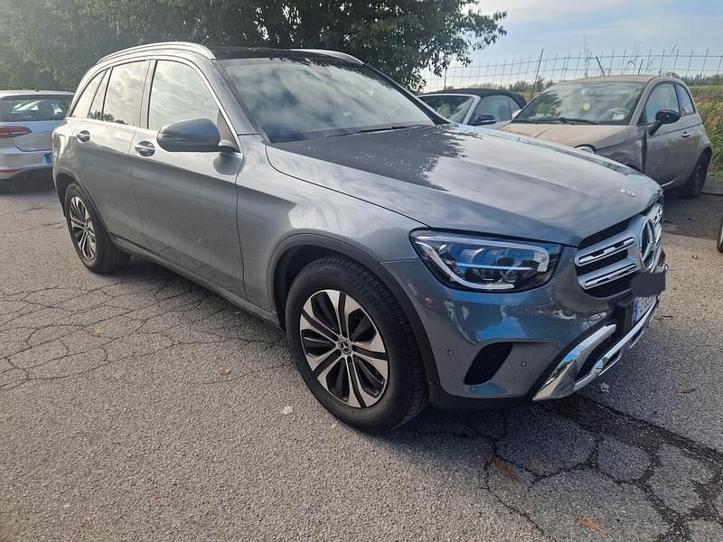 Usata Mercedes GLC220 Premium 194 CV (142 kW) 2019 Grigio Station wagon