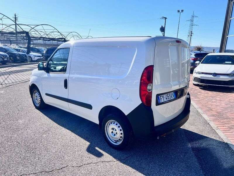 Usata Fiat Doblò Lounge 105 CV (77 kW) 2019 Bianco Monovolume