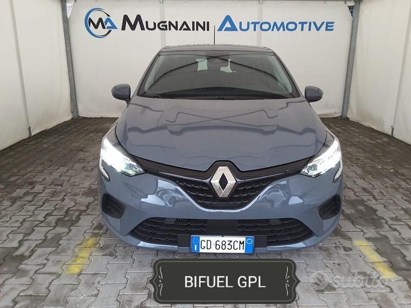Usata Renault Clio V Life 101 CV (74 kW) 2020 Grigio metallizzato Berlina