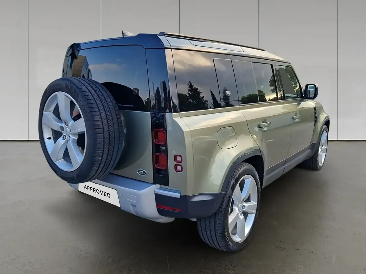 Käytetty Land Rover Defender SE 249 HP (183 kW) 2022 Vihreä Katumaasturi