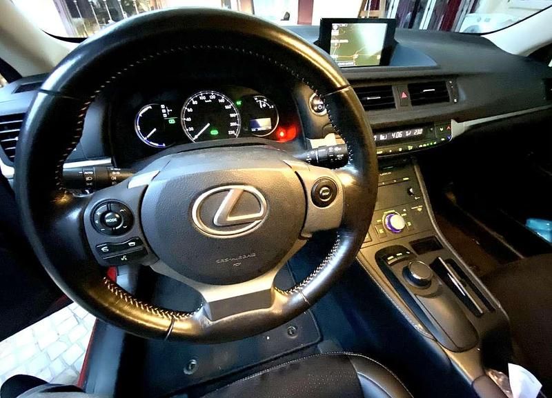 Usata Lexus CT200h 99 CV (72 kW) 2017 Berlina