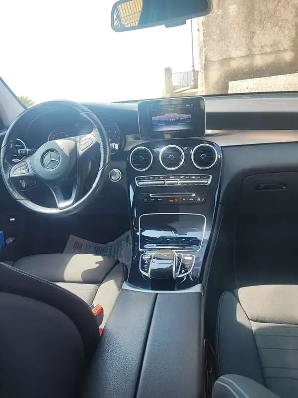 Käytetty Mercedes GLC220 Executive 170 HP (125 kW) 2016 Katumaasturi
