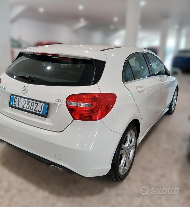 Usata Mercedes A180 Premium 109 CV (80 kW) 2015 Bianco Berlina
