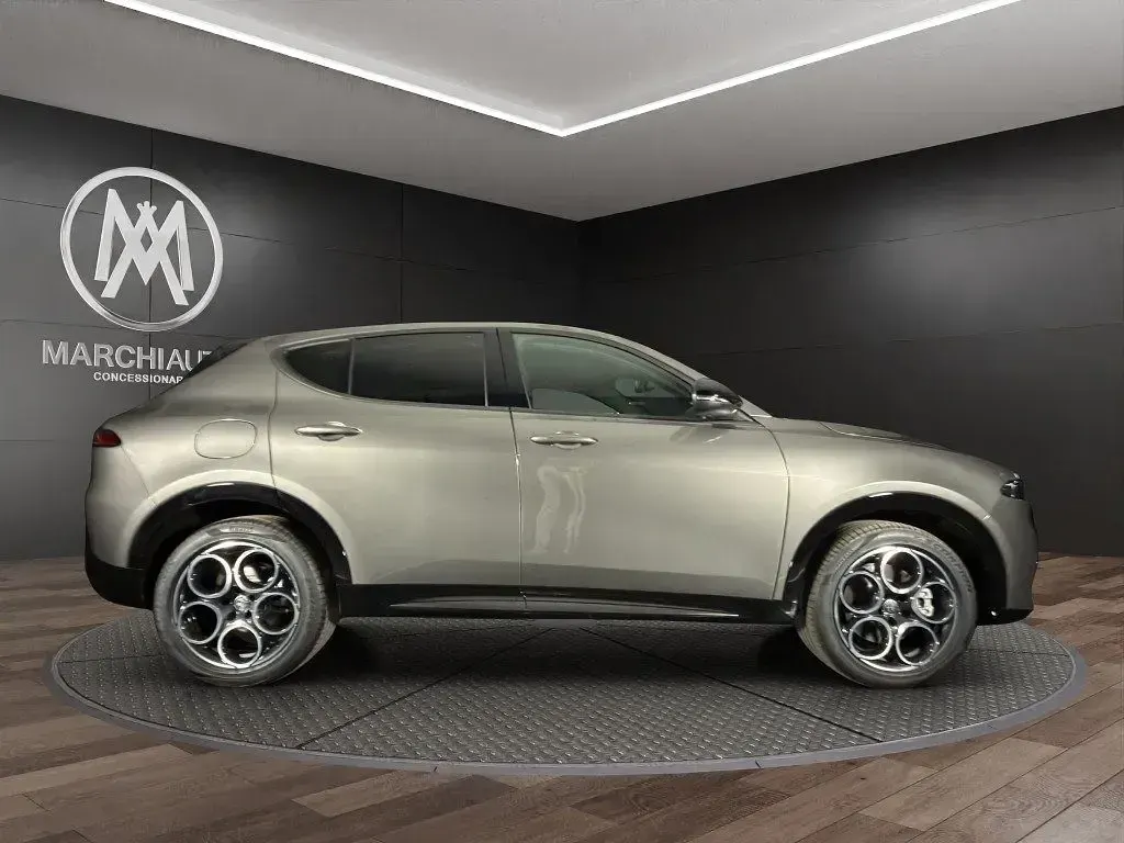 Nuova Alfa Romeo Tonale Sprint 160 CV (117 kW) 2026 Bicolore grigio/nero metallizzato SUV