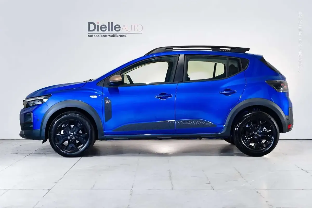 Nuova Dacia Sandero Extreme 122 CV (89 kW) 2026 Blu iron metallizzato SUV