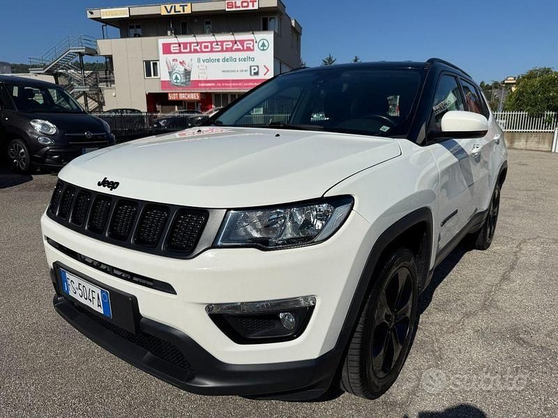 Usata Jeep Compass Night Eagle 140 CV (102 kW) 2018 Bianco pastello SUV