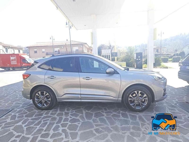 Usata Ford Kuga ST-Line 190 CV (139 kW) 2022 Grigio SUV