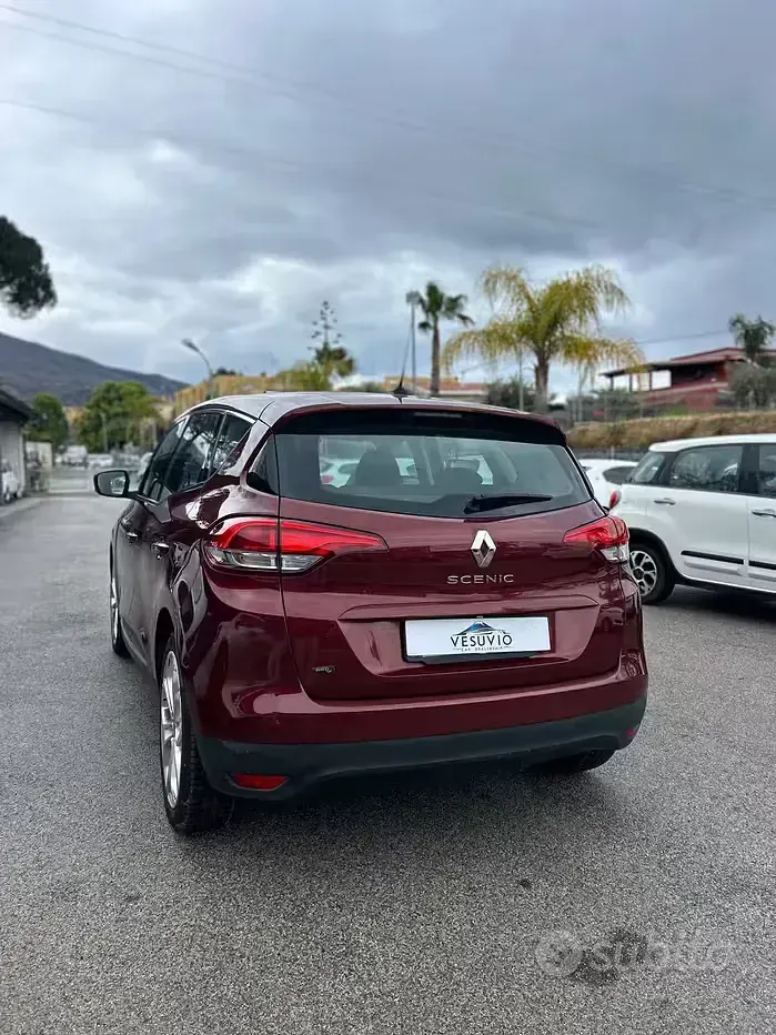 Usata Renault Scénic Intens 110 CV (80 kW) 2017 Rosso Monovolume