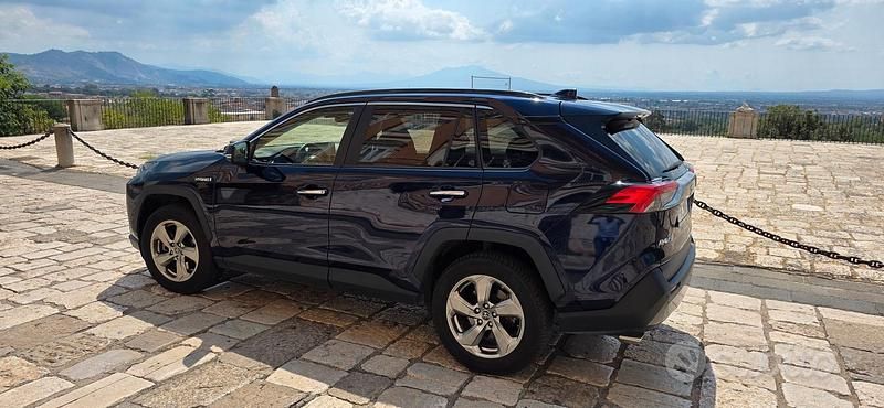 Usata Toyota RAV4 Hybrid 155 CV (114 kW) 2019 SUV