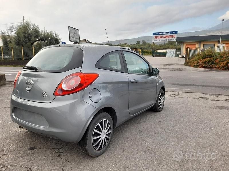 Usata Ford Ka 75 CV (55 kW) 2011 Grigio Utilitaria