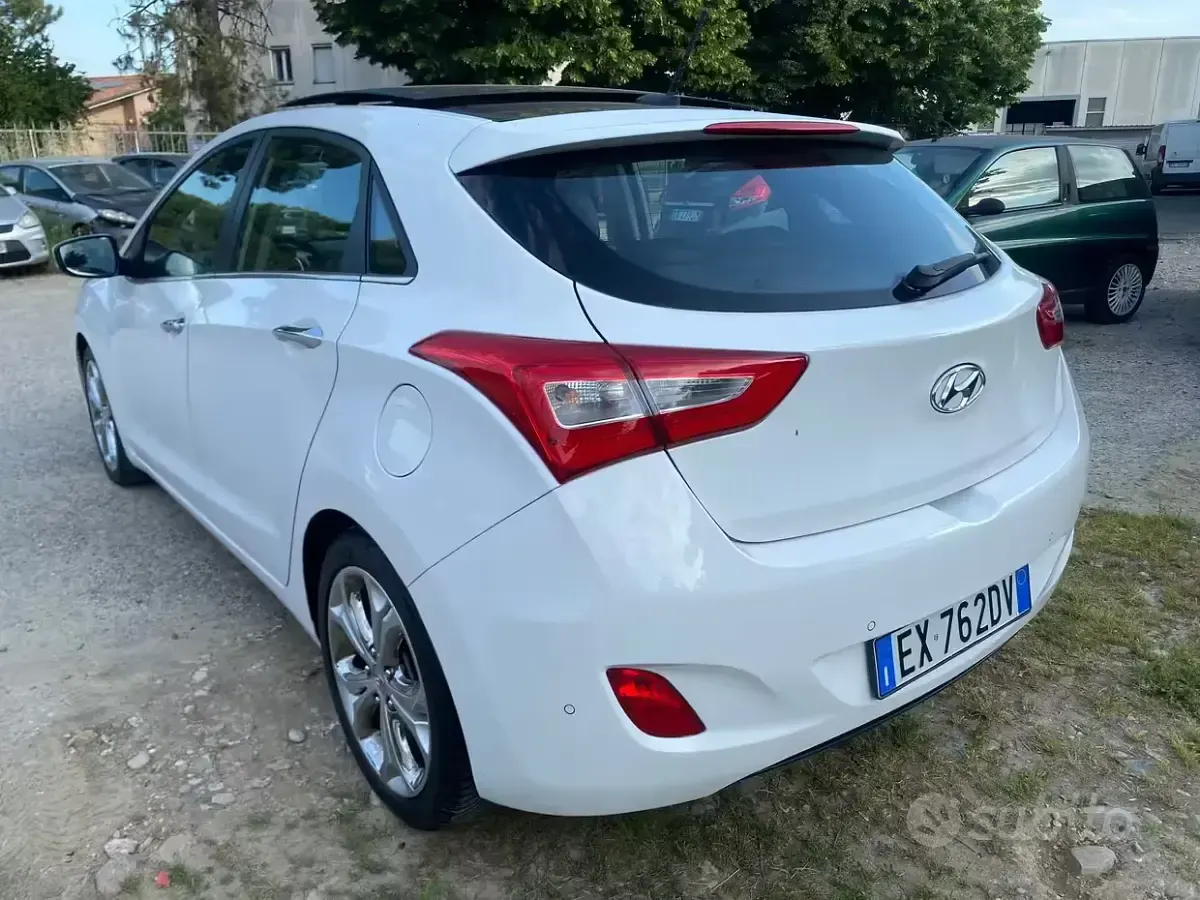 Usata Hyundai i30 Style 128 CV (94 kW) 2014 Bianco Berlina