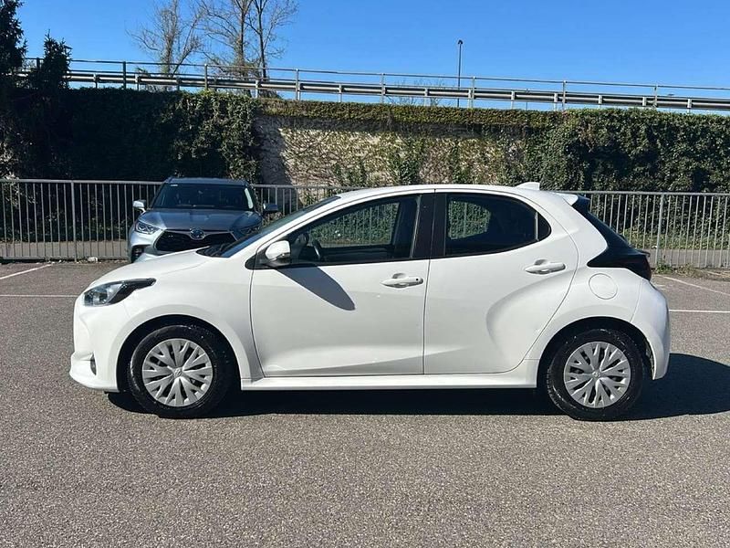 Usata Toyota Yaris Active 72 CV (52 kW) 2023 Bianco Utilitaria