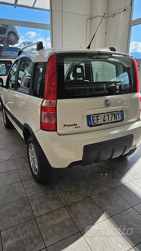 Usata Fiat Panda 4x4 Climbing 75 CV (55 kW) 2011 Bianco Utilitaria