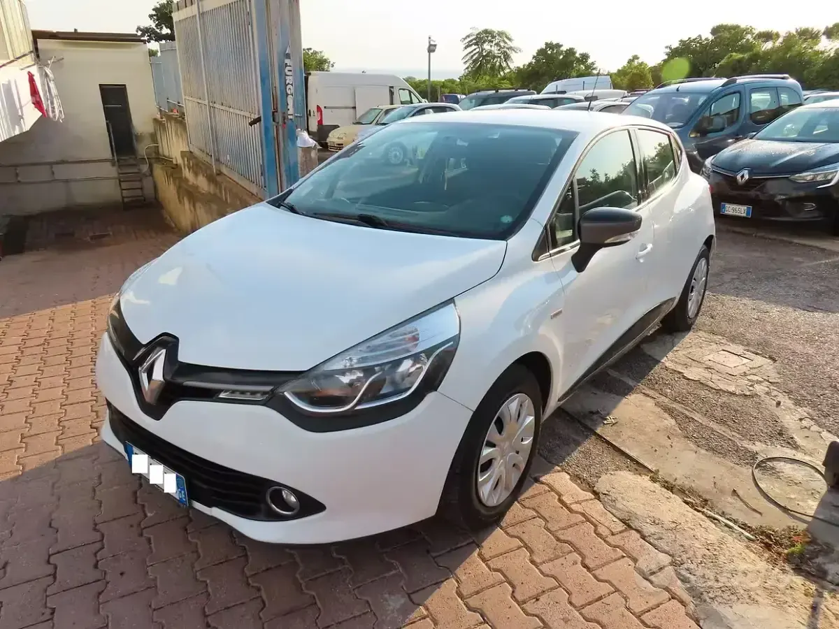 Usata Renault Clio IV 72 CV (52 kW) 2015 Bianco Berlina