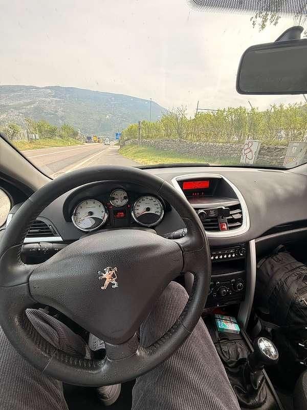 Usata Peugeot 207 73 CV (53 kW) 2012 Nero Berlina