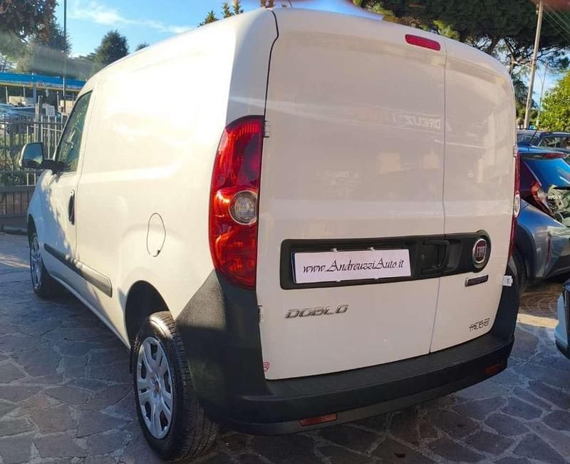 Usata Fiat Doblò S 95 CV (69 kW) 2020 Bianco Monovolume