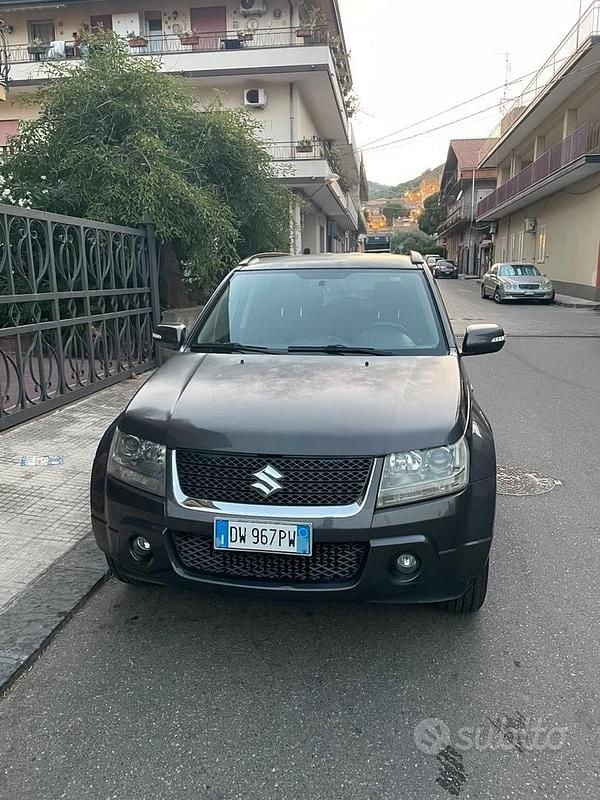 Grigio Usata 2009 Suzuki Grand Vitara SUV | 6500 € (Ottimo prezzo) - Immagine 1/4
