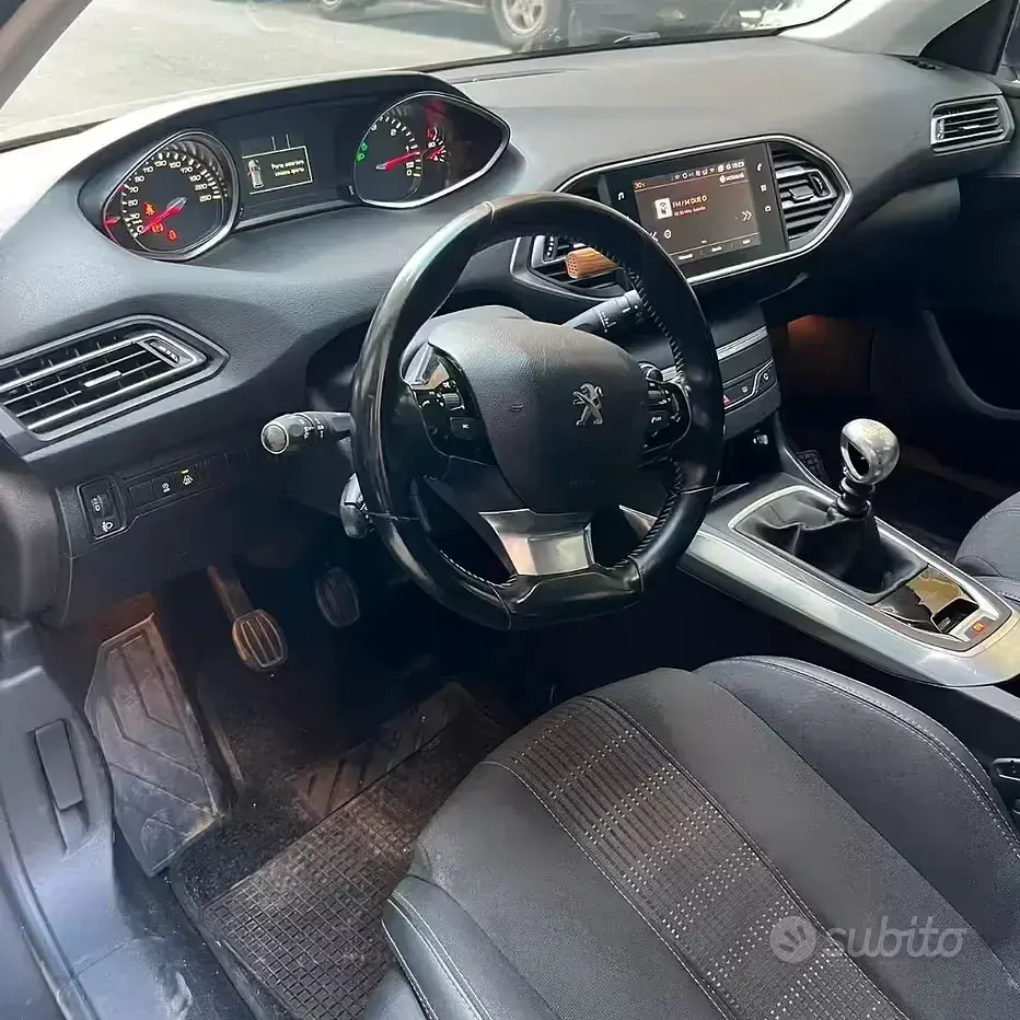 Usata Peugeot 308 131 CV (96 kW) 2019 Grigio Station wagon