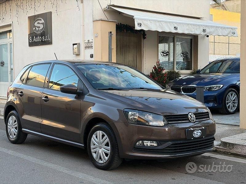 Usata VW Polo Trendline 60 CV (44 kW) 2015 Marrone Berlina