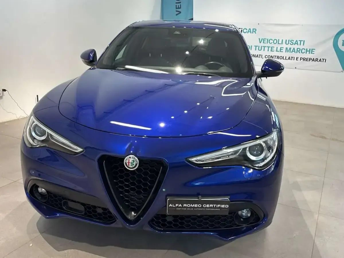 Usata Alfa Romeo Stelvio Sprint 190 CV (139 kW) 2023 Blu/azzurro SUV