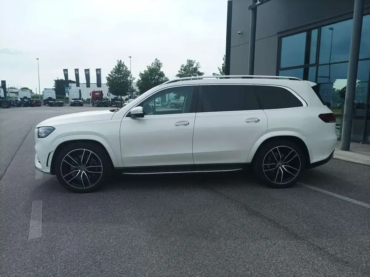 Usata Mercedes GLS400 Premium Plus 330 CV (242 kW) 2022 Bianco diamante met. SUV