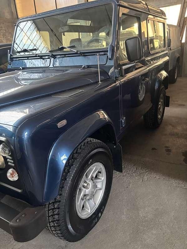 Blu/azzurro Usata 2006 Land Rover Defender SUV | 30.000 € (Buon prezzo) - Immagine 1/4