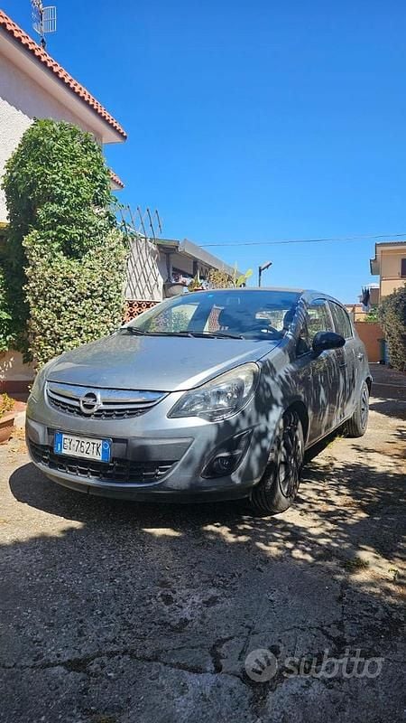 Usata Opel Corsa 90 CV (66 kW) 2015 Grigio Berlina