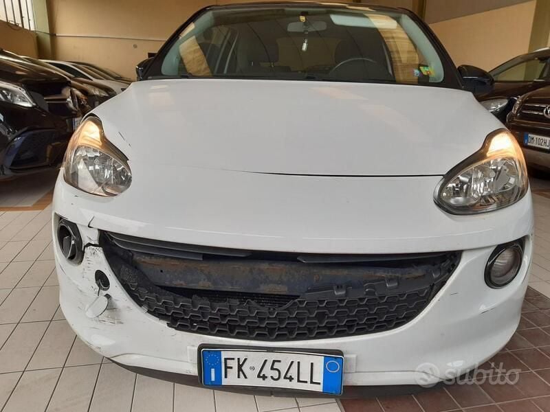 Usata Opel Adam 87 CV (63 kW) 2017 Bianco Utilitaria