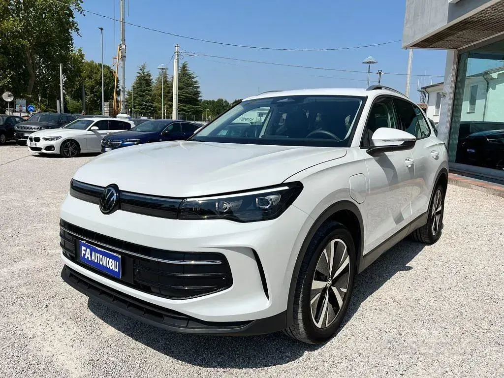 Usata VW Tiguan Edition 150 CV (110 kW) 2025 Bianco SUV