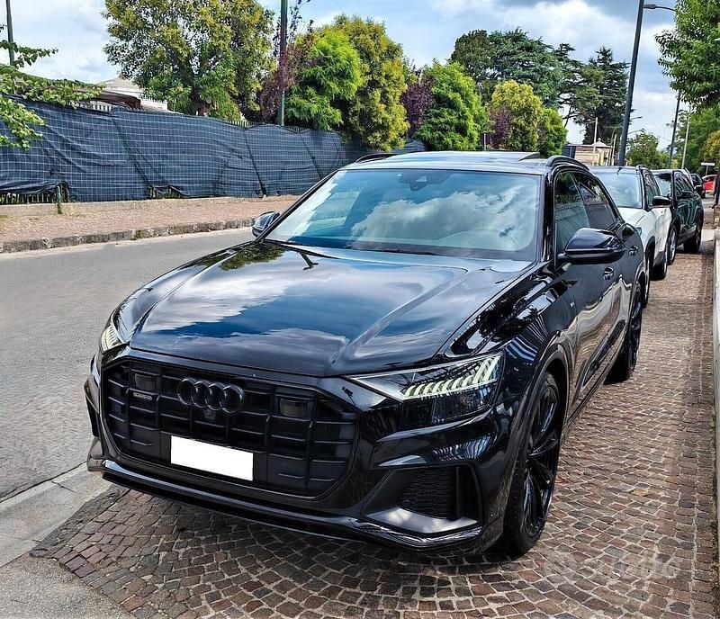 Usata Audi Q8 S-Line 286 CV (210 kW) 2021 Nero SUV
