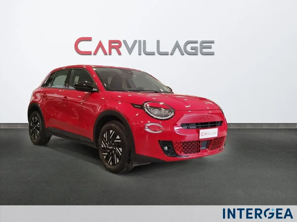 Usata Fiat 600 Red 114 kW (156 CV) 2023 Rosso pastello SUV
