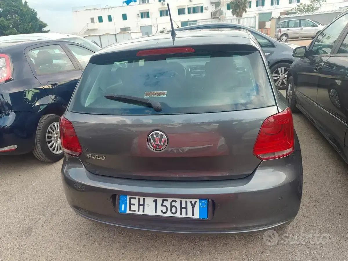 Usata VW Polo Comfortline 69 CV (50 kW) 2011 Grigio Utilitaria