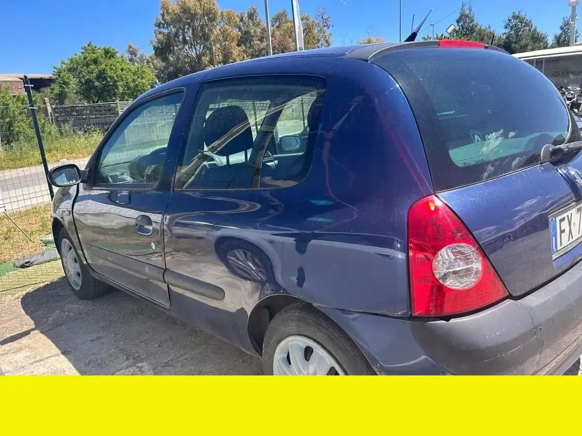 Usata Renault Clio II 58 CV (42 kW) 2004 Other Berlina