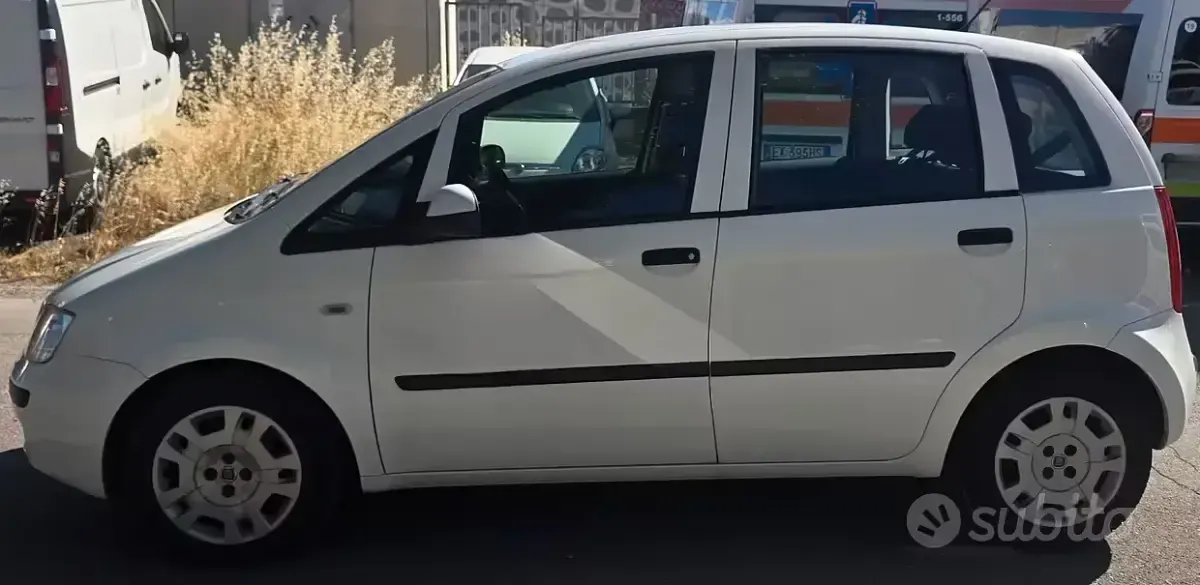 Usata Fiat Idea Active 95 CV (69 kW) 2012 Bianco Monovolume