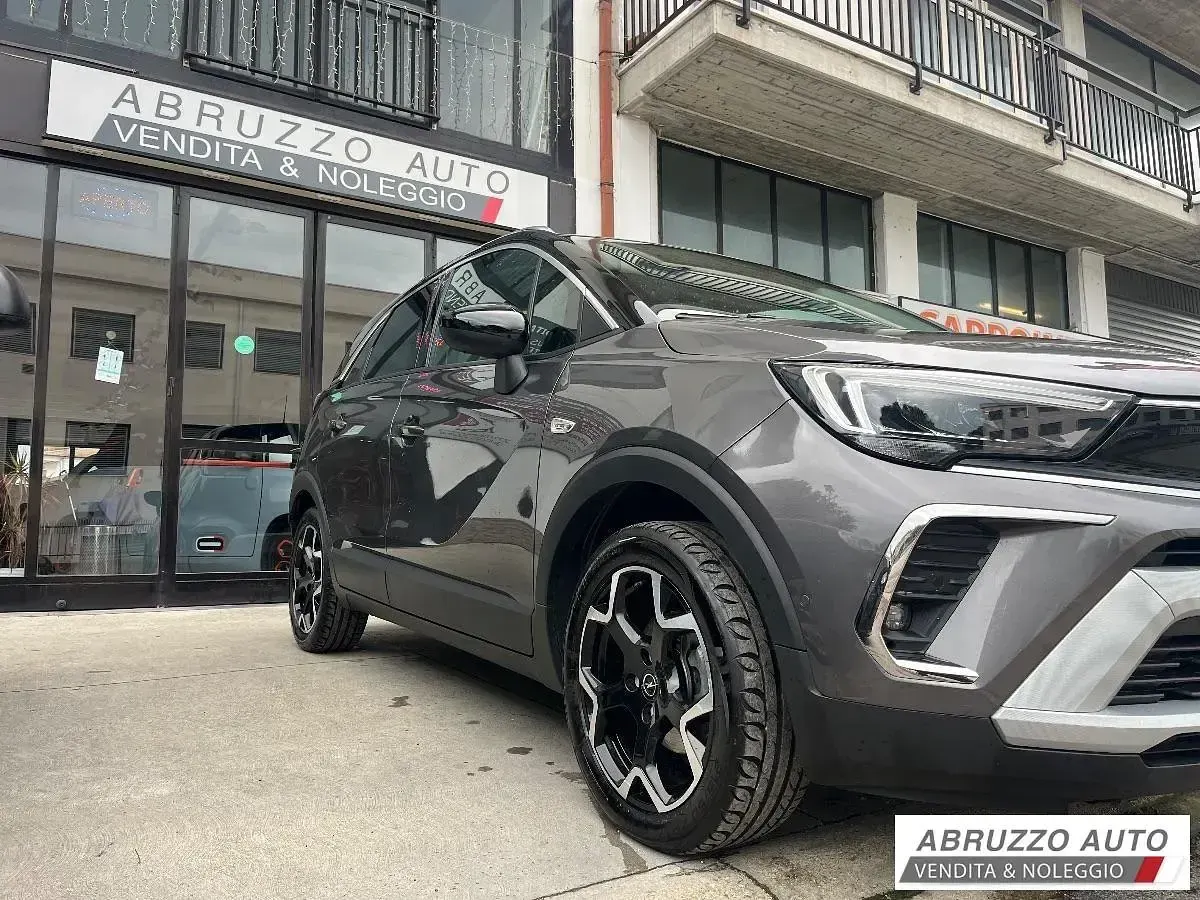 Usata Opel Crossland 130 CV (95 kW) 2023 Grigio SUV