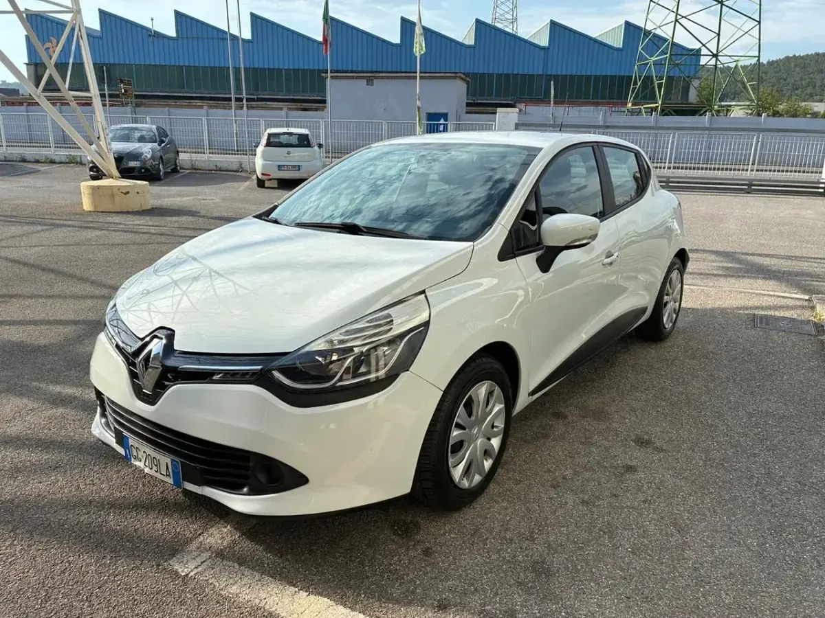Usata Renault Clio IV 73 CV (53 kW) 2015 Bianco Berlina