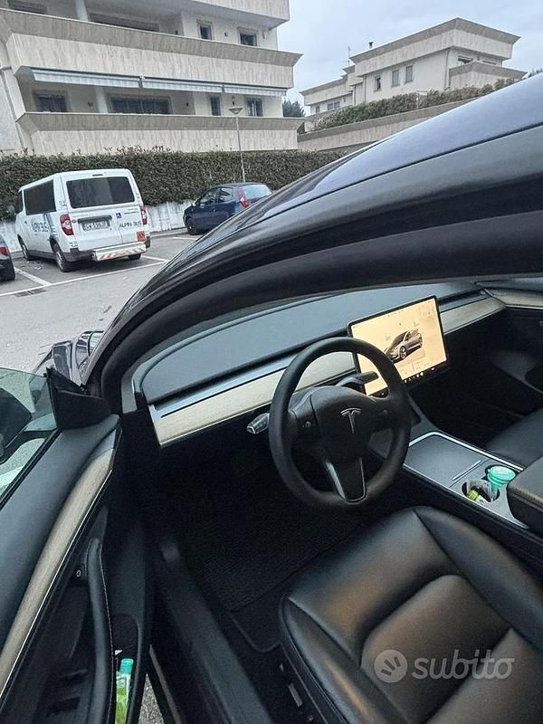 Usata Tesla Model 3 2023 Grigio Berlina
