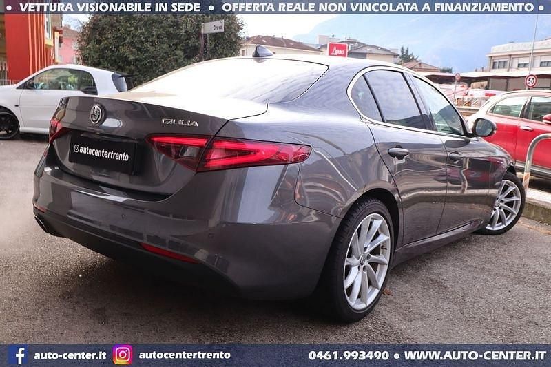 Usata Alfa Romeo Giulia Super 200 CV (147 kW) 2017 Grigio Berlina