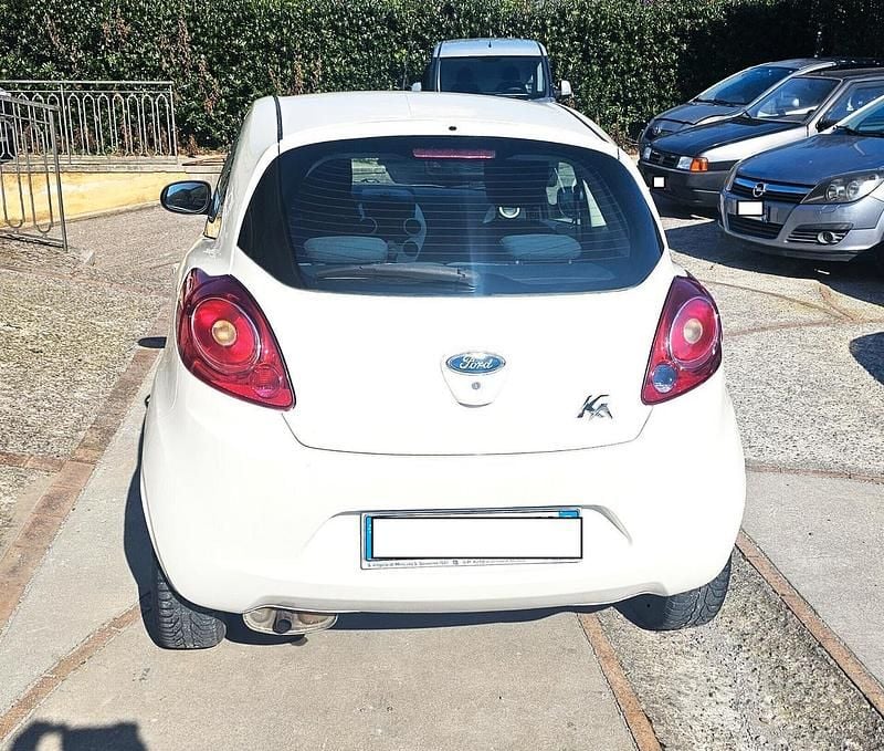 Usata Ford Ka 69 CV (50 kW) 2013 Bianco Utilitaria