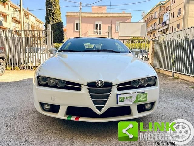 Usata Alfa Romeo Spider 209 CV (153 kW) 2009 Bianco Cabrio