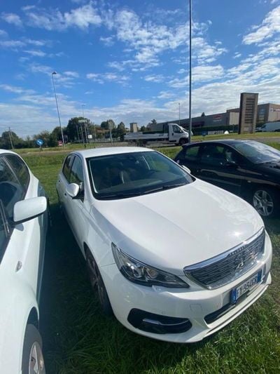 Bianco pastello Usata 2019 Peugeot 308 Active Due volumi | 14.800 € (Molto cara) - Immagine 1/4