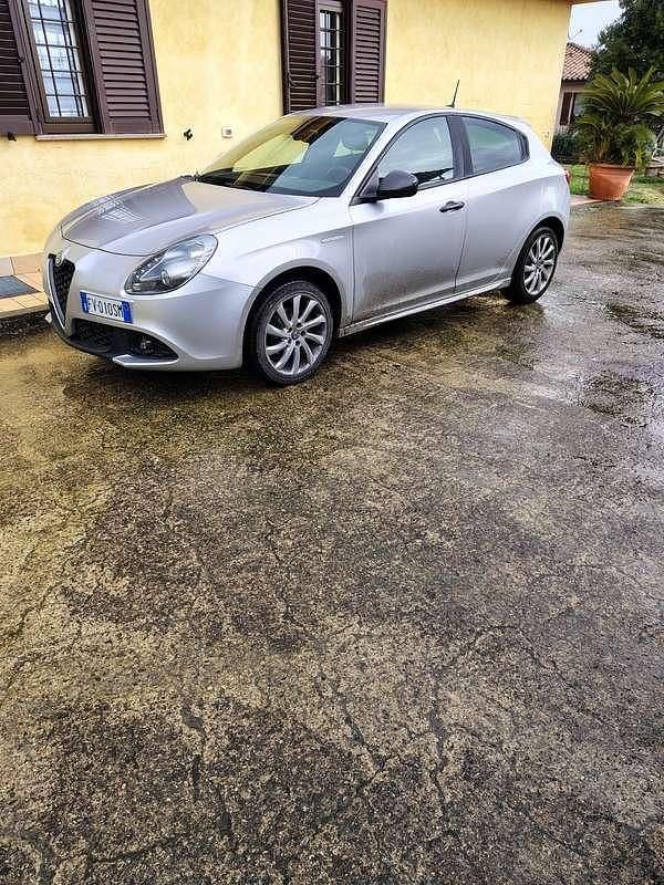 Second-hand Alfa Romeo Giulietta Tech Edition 120 CP (88 kW) 2019 Hatchback