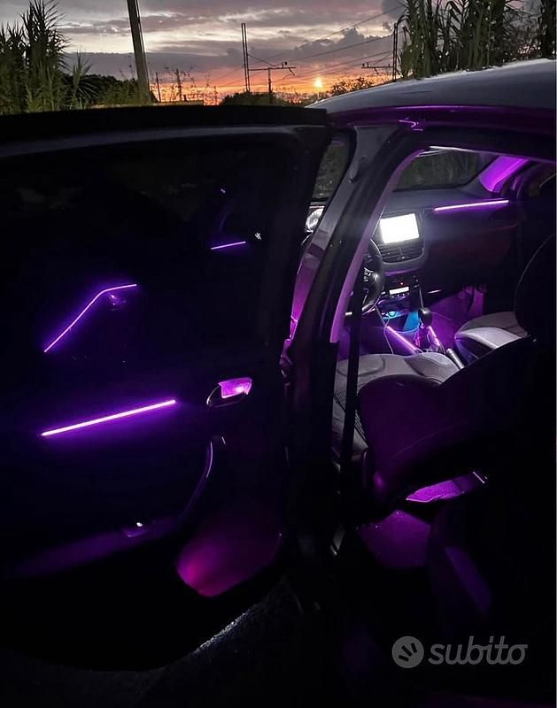 Usata Peugeot 208 82 CV (60 kW) 2014 Grigio Utilitaria