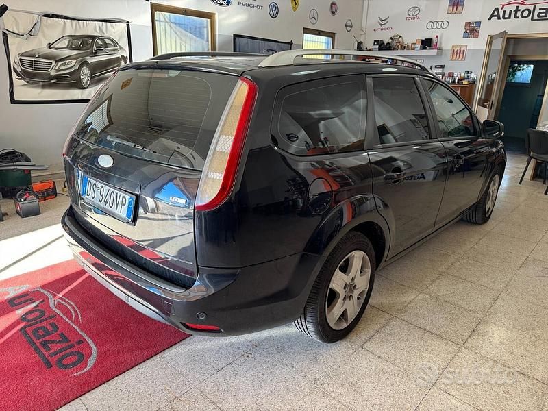 Usata Ford Focus 110 CV (80 kW) 2009 Nero Station wagon