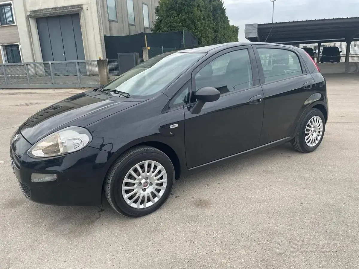 Usata Fiat Punto 75 CV (55 kW) 2014 Nero Utilitaria