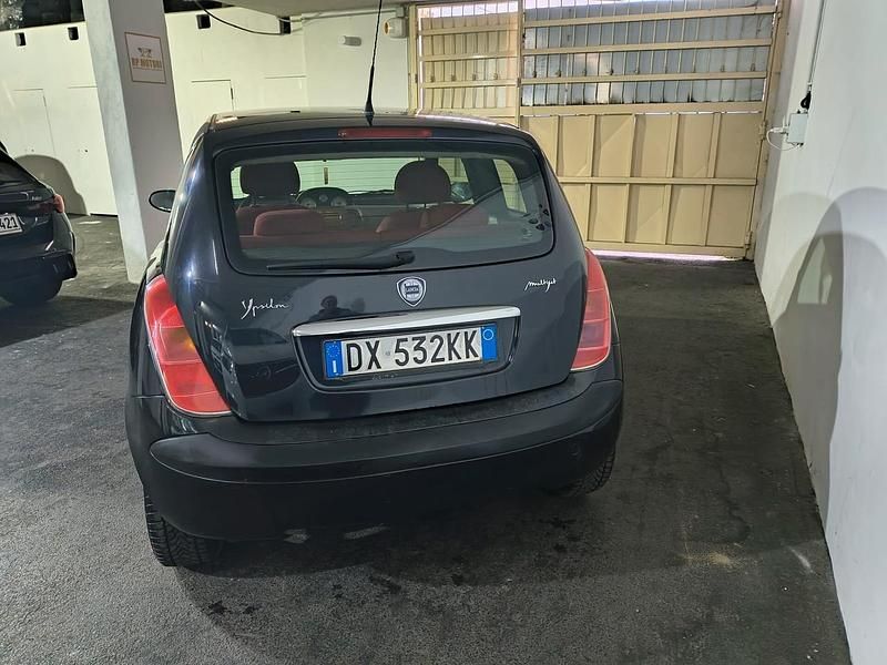 Usata Lancia Ypsilon 90 CV (66 kW) 2009 Nero Utilitaria