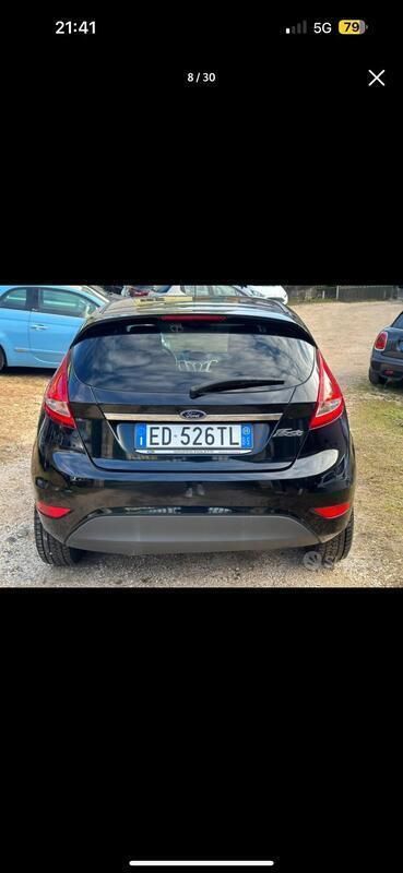 Usata Ford Fiesta 82 CV (60 kW) 2010 Nero Utilitaria
