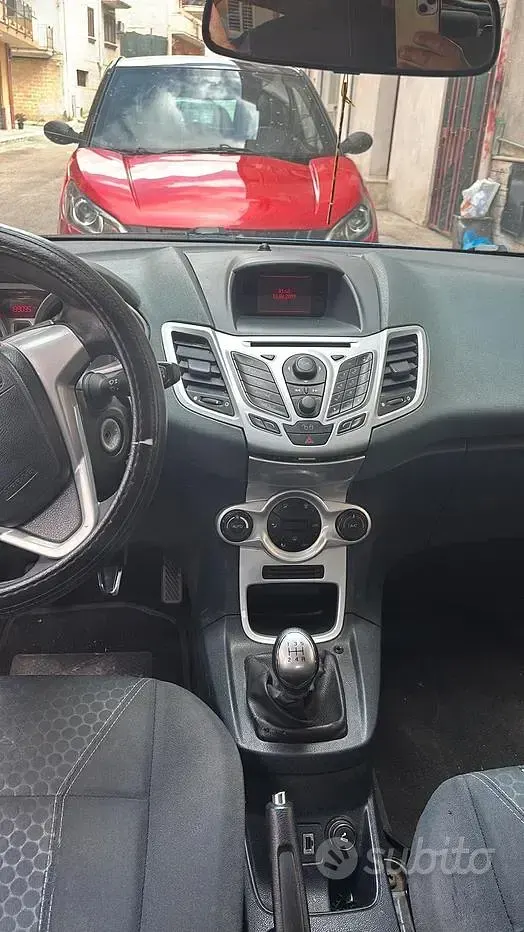 Usata Ford Fiesta 68 CV (50 kW) 2010 Berlina
